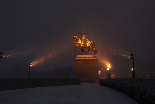 Night snow on King Louis